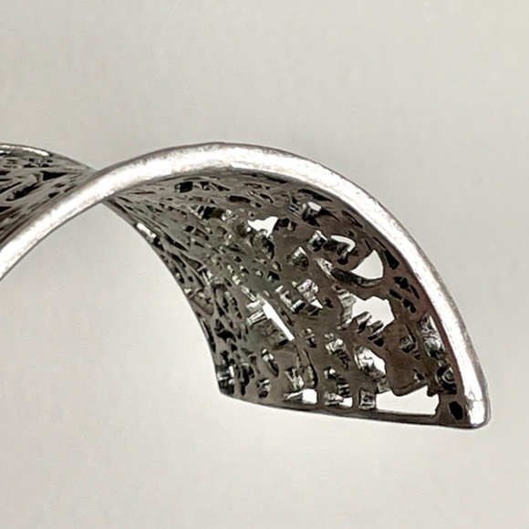 Vintage Ornate Cuff Bracelet - Picture 14 of 15